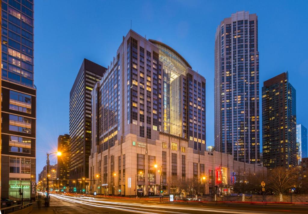 Embassy Suites Chicago Downtown Magnificent Mile Main image 1